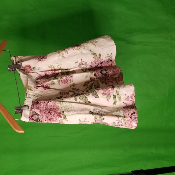 Girls Pleated skirt - Picture 2 of 4